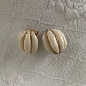 White / gold vintage clip-on earrings